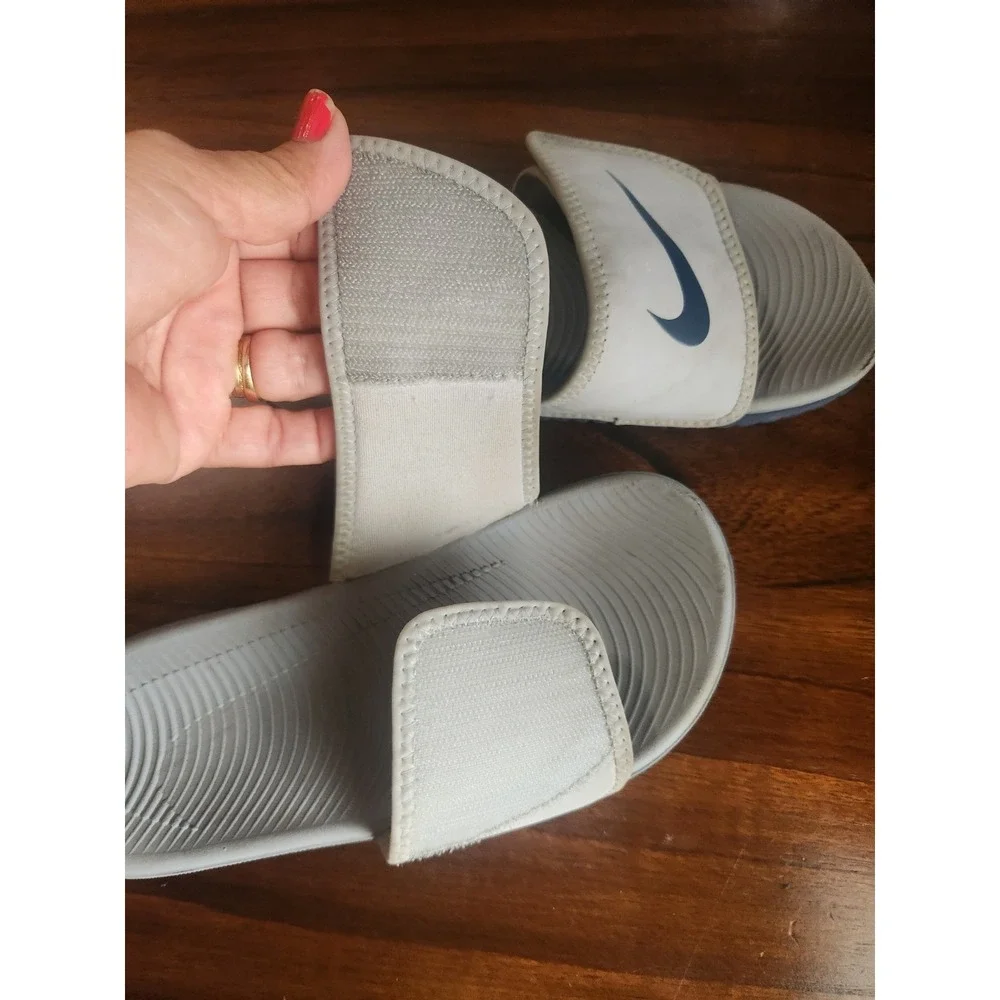 Big Kids' Nike Kawa Adjust Slides Wolf Gray or Cool Grey Kids sz 1. Adjustable